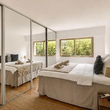 Beachfront Sea View 2 Bedrooms Апартаменти