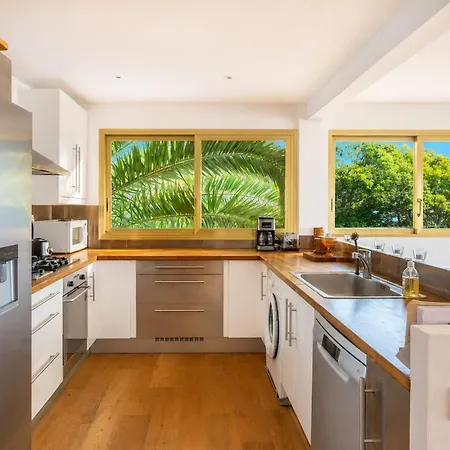 Διαμέρισμα Beachfront Sea View 2 Bedrooms Αντίμπ