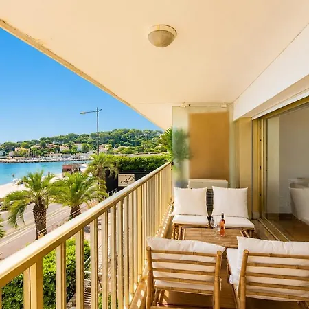Beachfront Sea View 2 Bedrooms *