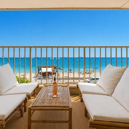 Апартаменти Beachfront Sea View 2 Bedrooms *
